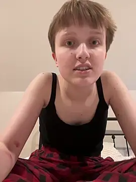 Snapshot of Lassie_Cassie chatting on 12-14-25, 05:40 Lassie Cassie online show from 12-14-25, 05:40