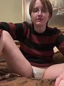 Lassie Cassie online show from 03-17-26, 04:28