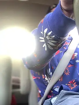 Snapshot of Ldnick69 chatting on 02-17-26, 12:29 Ldnick69 online show from 02-17-26, 12:29