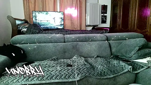 Snapshot of filthyuno chatting on 12-15-25, 01:54 filthyuno online show from 12-15-25, 01:54