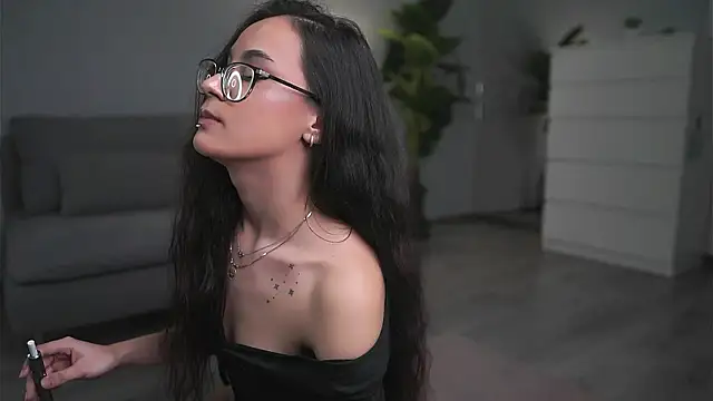 ValexieLux online show from 03-31-26, 10:04