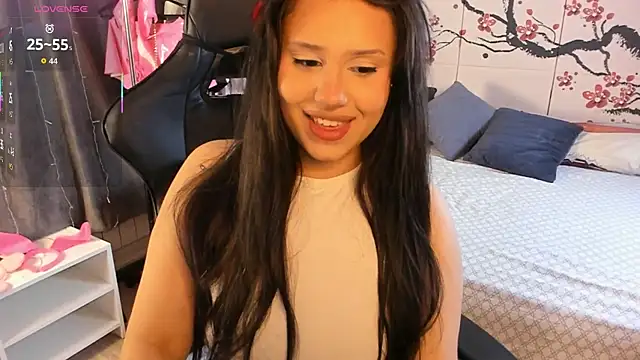 Snapshot of Nicole_Pars chatting on 12-14-25, 06:30 Nicole Pars online show from 12-14-25, 06:30