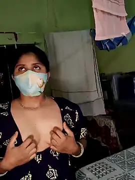 Snapshot of Cuple_masti72 chatting on 06-07-26, 03:21 Cuple masti72 online show from 06-07-26, 03:21