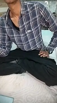 Snapshot of xoupleaura chatting on 12-20-25, 05:31 xoupleaura online show from 12-20-25, 05:31