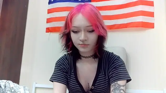 Snapshot of Shine_Luna chatting on 02-20-26, 09:59 Shine Luna online show from 02-20-26, 09:59