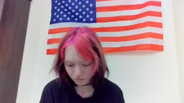 Snapshot of Shine_Luna chatting on 02-26-26, 10:42 Shine Luna online show from 02-26-26, 10:42