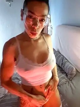 Snapshot of dulcemorela83 chatting on 01-18-26, 01:59 dulcemorela83 online show from 01-18-26, 01:59