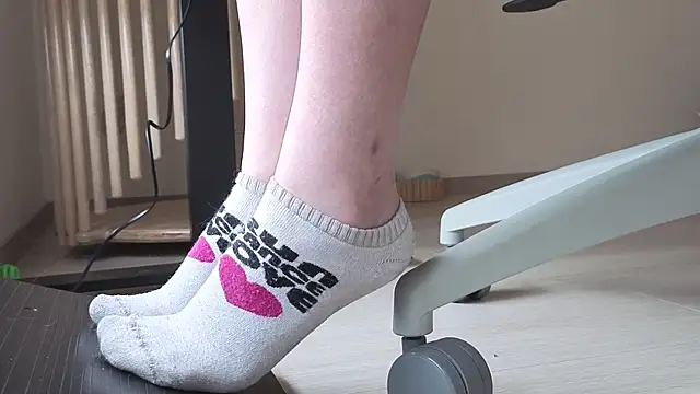 Snapshot of Feetbeth chatting on 02-06-26, 07:28 Feetbeth online show from 02-06-26, 07:28