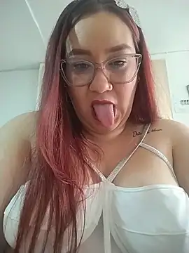 Snapshot of sharon_G chatting on 02-13-26, 05:53 sharon G online show from 02-13-26, 05:53