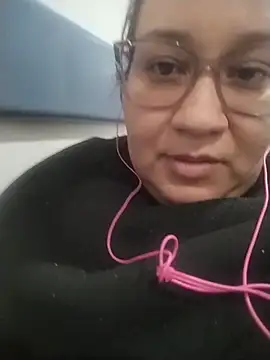 Snapshot of sharon_G chatting on 03-26-26, 07:52 sharon G online show from 03-26-26, 07:52