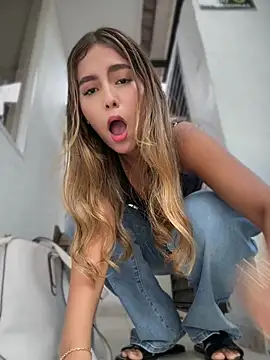 Valeria-escobar online show from 05-24-26, 12:32