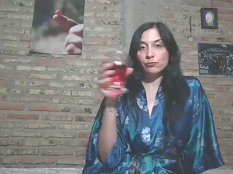 Snapshot of DommeVioleta chatting on 06-08-26, 06:25 DommeVioleta online show from 06-08-26, 06:25