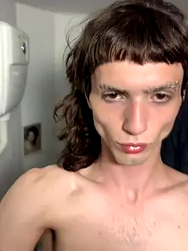 Alayafatttt online show from 12-15-25, 04:50