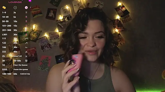 Snapshot of YummyTira chatting on 01-07-26, 12:35 YummyTira online show from 01-07-26, 12:35