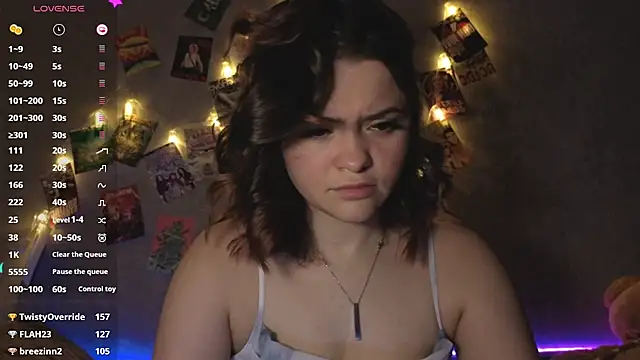 Snapshot of YummyTira chatting on 01-08-26, 12:24 YummyTira online show from 01-08-26, 12:24