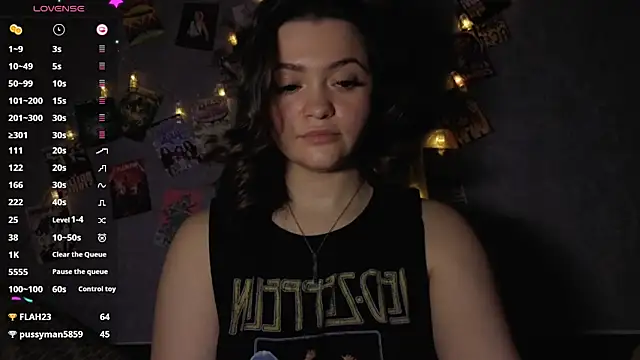 Snapshot of YummyTira chatting on 02-01-26, 01:04 YummyTira online show from 02-01-26, 01:04