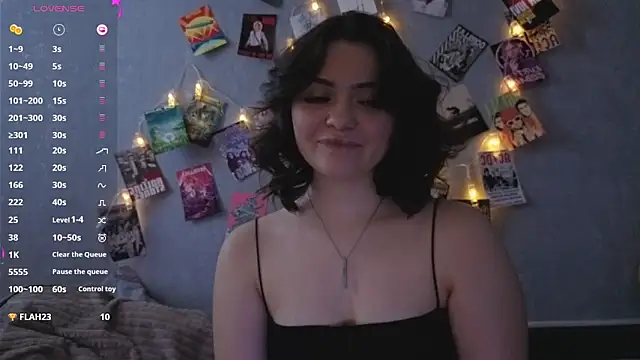 Snapshot of YummyTira chatting on 02-06-26, 06:29 YummyTira online show from 02-06-26, 06:29