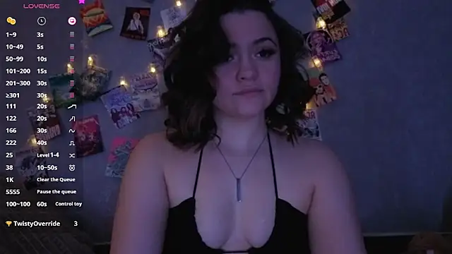 Snapshot of YummyTira chatting on 02-26-26, 12:31 YummyTira online show from 02-26-26, 12:31