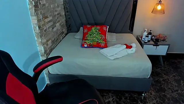 BRIANA Z online show from 12-19-25, 11:12