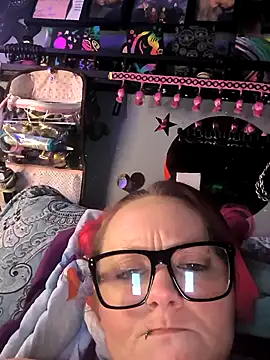 Snapshot of MidnightSeducer@xh chatting on 02-05-26, 11:04 MidnightSeducerxh online show from 02-05-26, 11:04