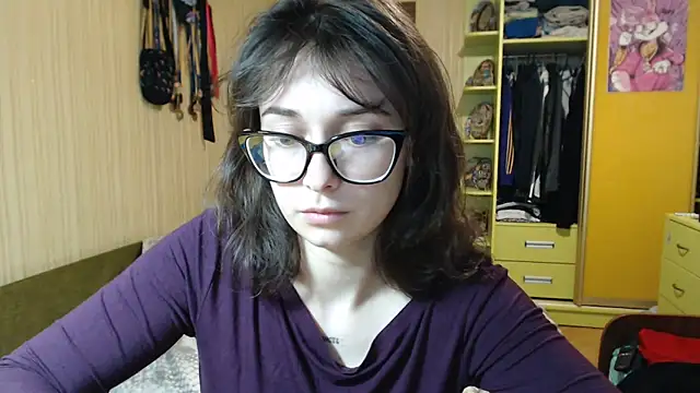 Snapshot of Angelik5371 chatting on 05-13-26, 04:15 Angelik5371 online show from 05-13-26, 04:15