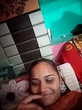 Snapshot of Aaisha_01 chatting on 12-17-25, 08:53 Aaisha 01 online show from 12-17-25, 08:53