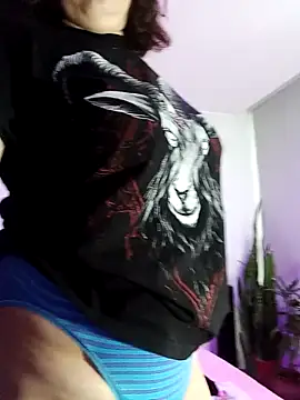 Divine Pouvoir online show from 04-15-26, 11:17