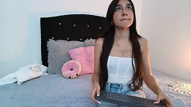 Mimi Glow online show from 02-19-26, 07:21