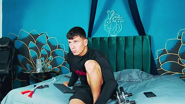 MagnusKnight  online show from 01-06-26, 05:49