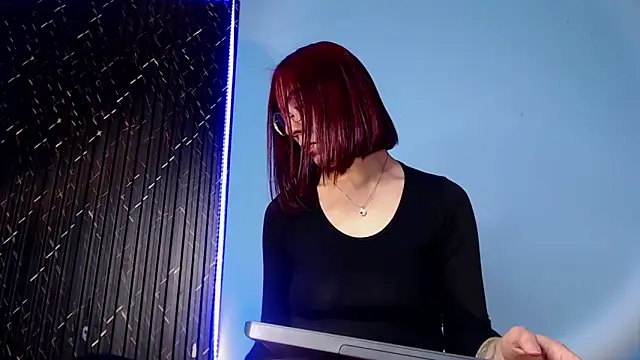 Moolly Evanz online show from 02-21-26, 04:30