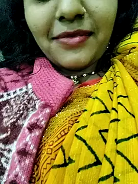 Snapshot of Sweet_Couple_01 chatting on 12-19-25, 04:58 Sweet Couple 01 online show from 12-19-25, 04:58
