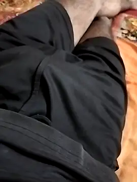 Snapshot of Lovegirls1818 chatting on 12-15-25, 06:06 Lovegirls1818 online show from 12-15-25, 06:06