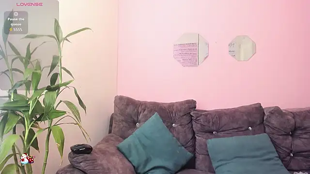 cloee 0 online show from 12-22-25, 01:08