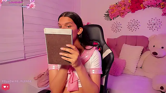 Snapshot of Bianca_baldwin_ chatting on 03-26-26, 09:31 Bianca baldwin online show from 03-26-26, 09:31