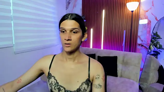 Snapshot of Bianca_baldwin_ chatting on 03-28-26, 09:36 Bianca baldwin online show from 03-28-26, 09:36