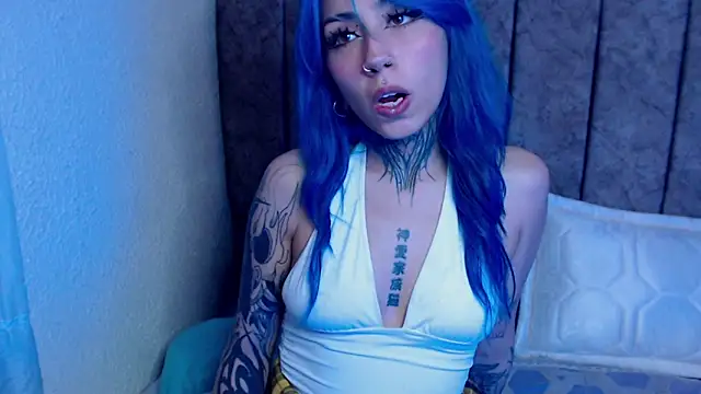 Snapshot of Aqua__bless chatting on 12-17-25, 08:37 Aqua bless online show from 12-17-25, 08:37