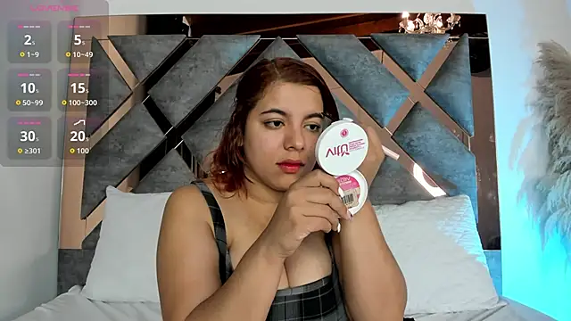 Snapshot of Cheerry_Lee_ chatting on 12-19-25, 01:07 Cheerry Lee online show from 12-19-25, 01:07