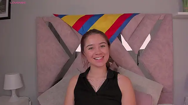Snapshot of Amelia_Saenz_ chatting on 06-20-26, 01:36 Amelia Saenz online show from 06-20-26, 01:36