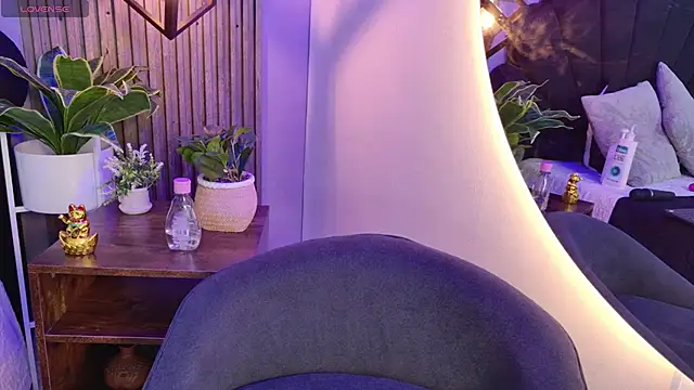 vicky lopez online show from 04-12-26, 02:49