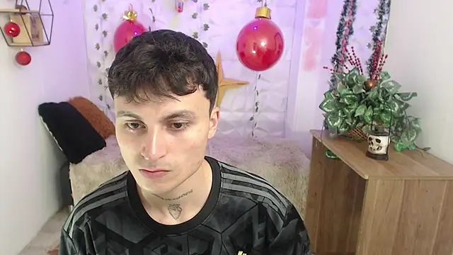 Noah Vera online show from 12-20-25, 03:24