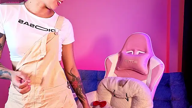 Snapshot of sharonbone chatting on 03-19-26, 04:49 sharonbone online show from 03-19-26, 04:49