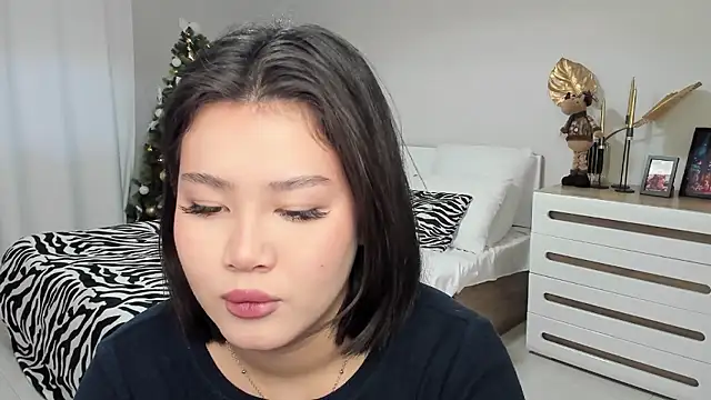 Snapshot of Brunette_Charm chatting on 01-10-26, 11:01 Brunette Charm online show from 01-10-26, 11:01