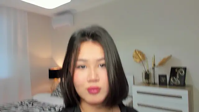 Snapshot of Brunette_Charm chatting on 01-18-26, 11:14 Brunette Charm online show from 01-18-26, 11:14