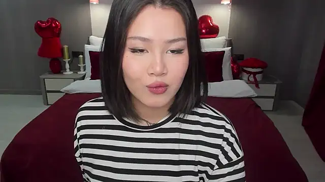 Snapshot of Brunette_Charm chatting on 02-25-26, 10:58 Brunette Charm online show from 02-25-26, 10:58