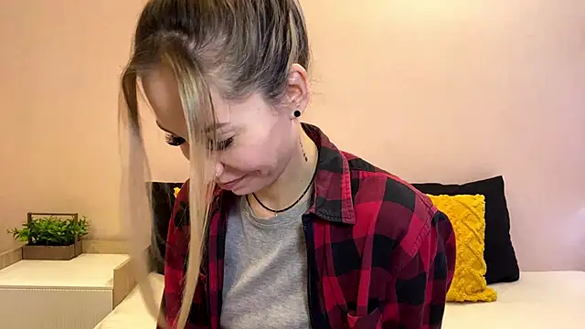 sun under skyy online show from 12-21-25, 10:11