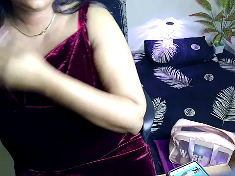 Snapshot of Goddess_cherry chatting on 12-14-25, 04:01 Goddess cherry online show from 12-14-25, 04:01