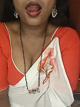 Snapshot of Rachu_love chatting on 08-01-26, 05:23 Rachu love online show from 08-01-26, 05:23