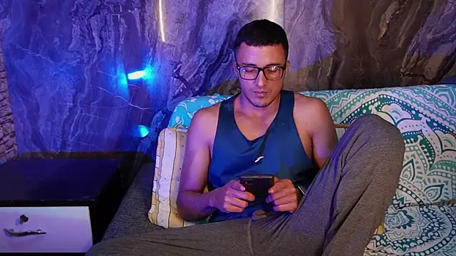 Sebas Gerrero online show from 12-17-25, 03:23