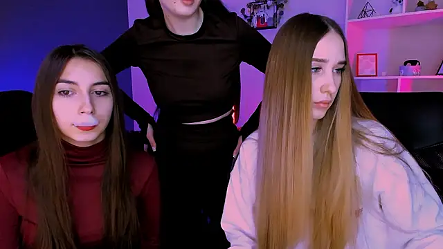 mila firee online show from 03-19-26, 09:57