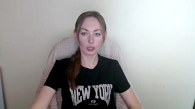 Snapshot of LiaSeass_ chatting on 05-03-26, 01:17 LiaSeass online show from 05-03-26, 01:17